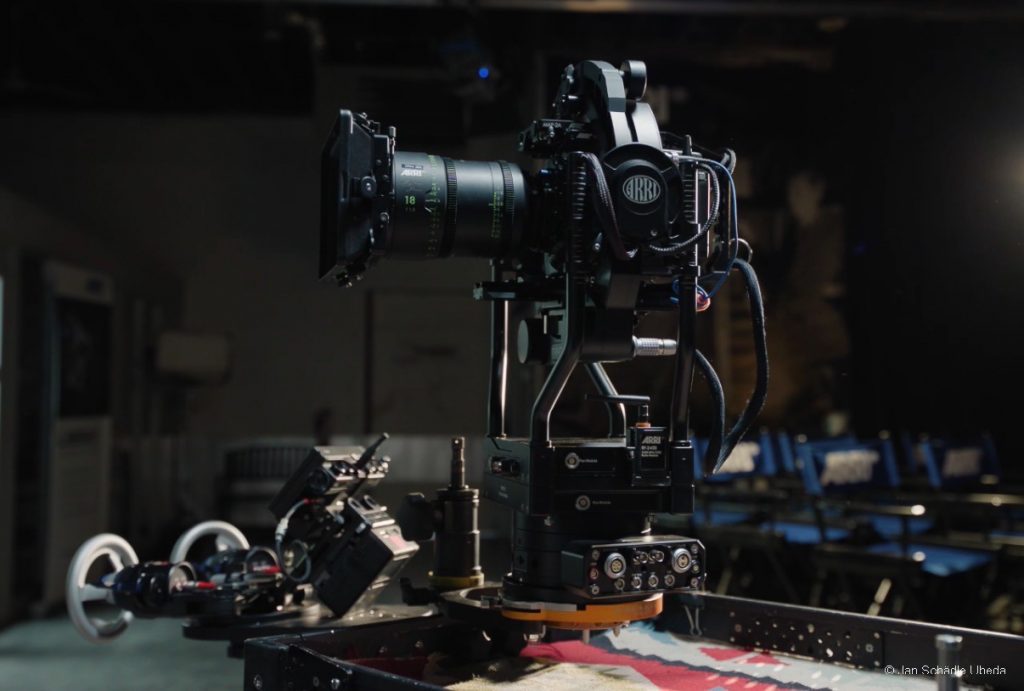 Film-Setup-on-a-table-with-Trinity-2-and-pan-axis