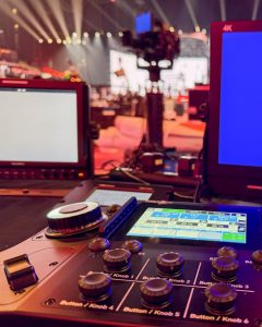 FoMa-Remote-Control-RCP-2-EVO-in-front-of-FoMa-Antares